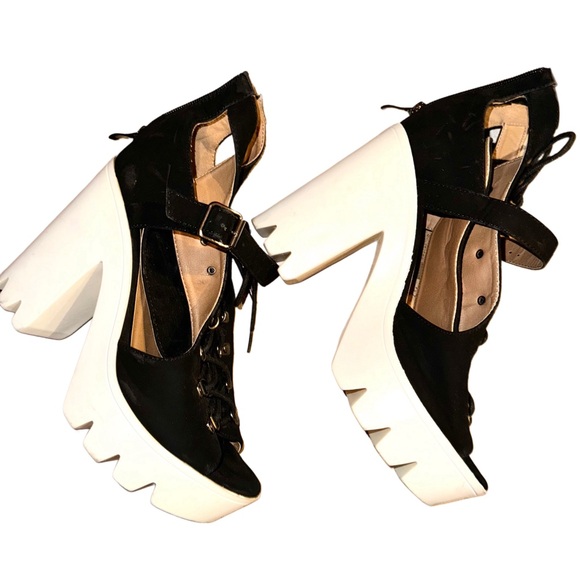 Qupid Black Lace Up Lug Sole Platform Peep toe Heels - Picture 6 of 10